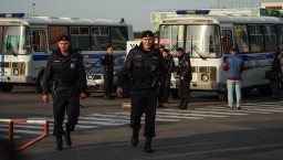 После драки у ТЦ "Москва" задержаны десятки мигрантов