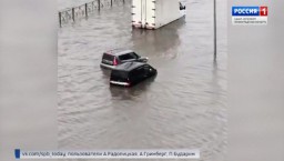 Из-за сильных дождей дороги в Выборгском и Приморском районах ушли под воду