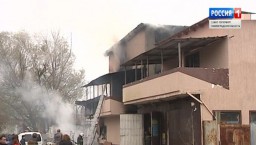 В результате пожара в здании шиномонтажа в Девяткино погибли пять человек