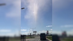 Небольшой смерч на юго-востоке Петербурга сняли на видео