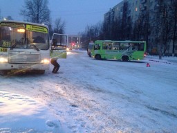 Во Всеволожске столкнулись две маршрутки